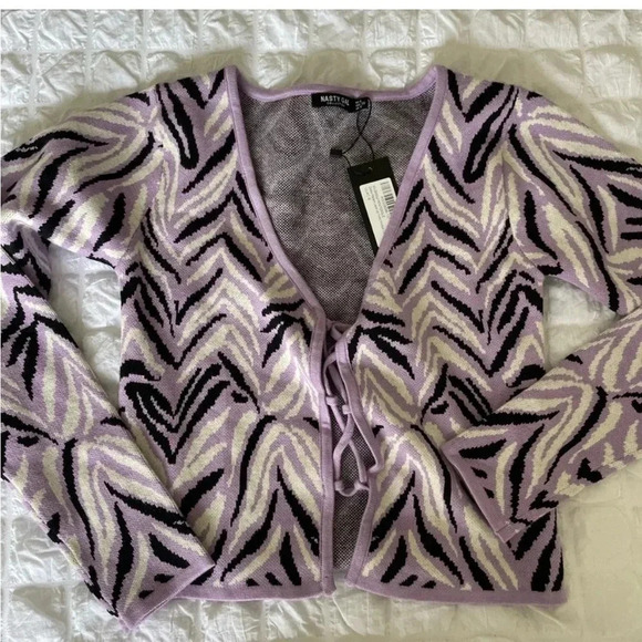 Nasty Gal zebra pattern lace up front knitted cardigan - Picture 2 of 9